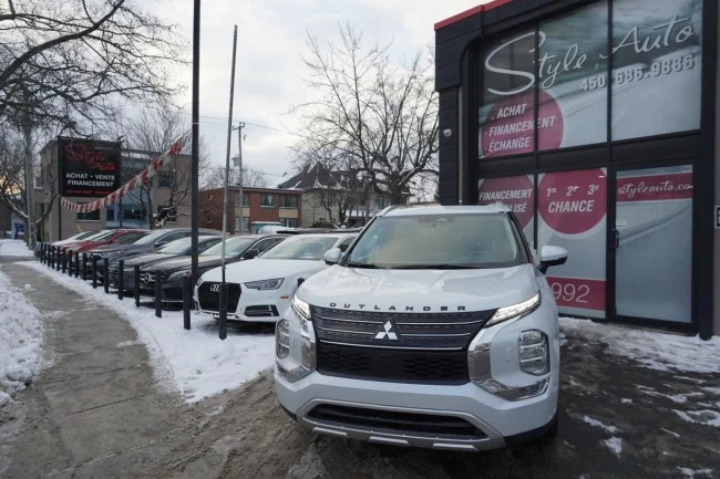 Mitsubishi Outlander PHEV - 2024