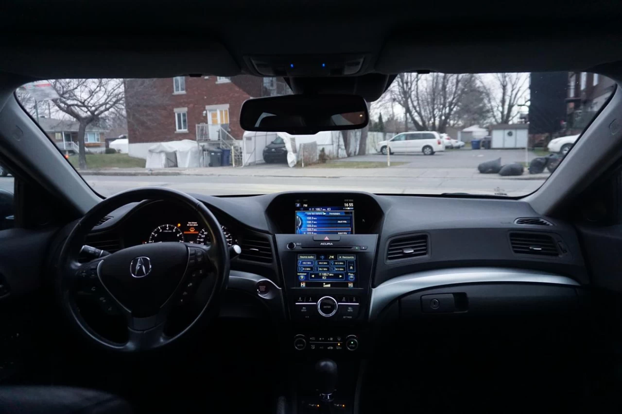 2017 Acura ILX Automatic with Technology Package fully loaded Main Image