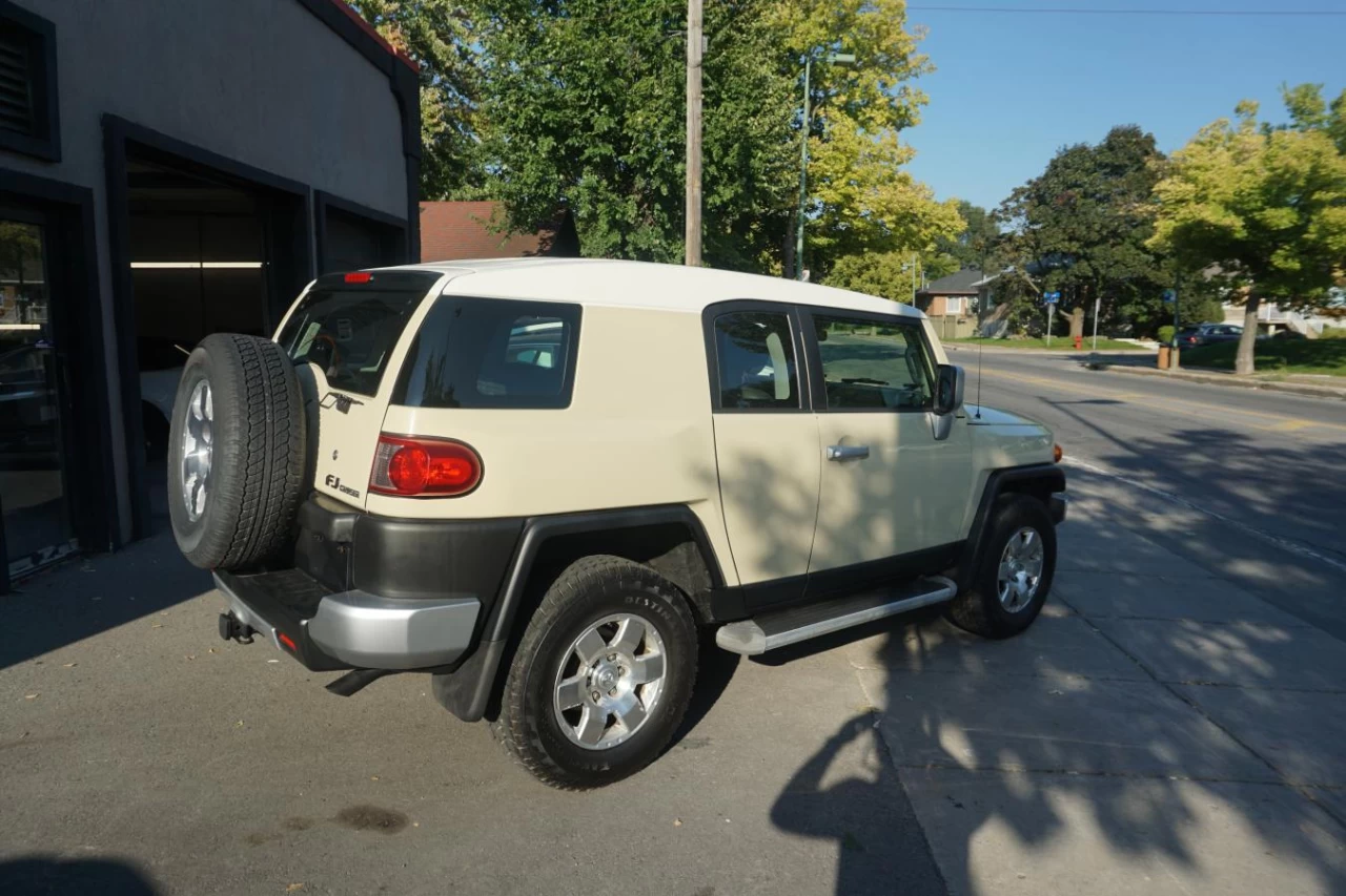 2010 Toyota FJ Cruiser 4WD 4.0 LitresTout ÉquipÉ Image principale