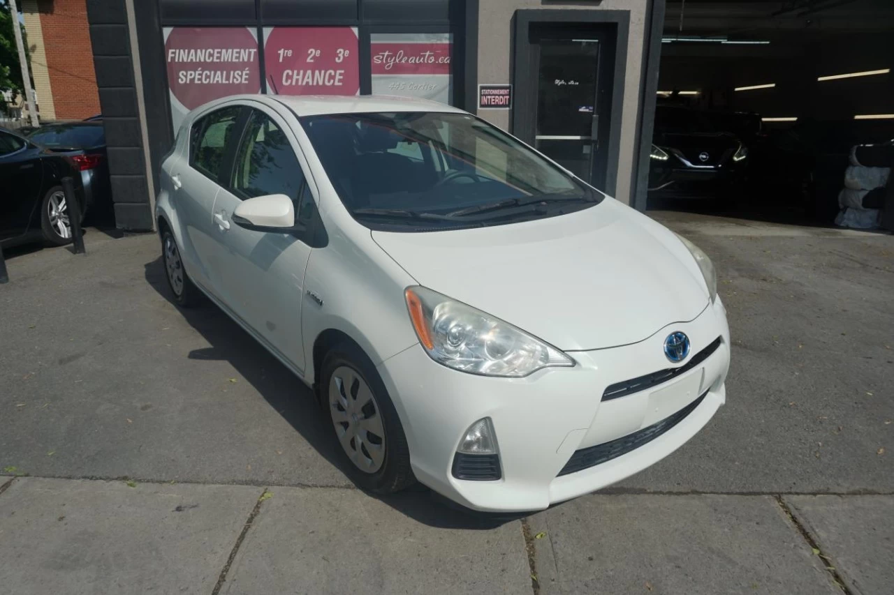 2013 Toyota Prius C
                                                    Hybrid HB Fully loaded Image principale