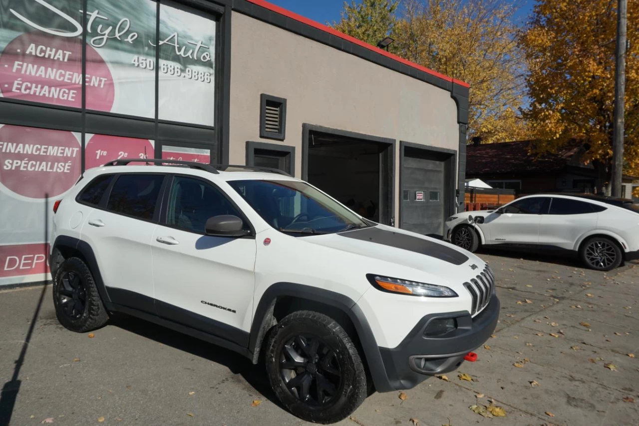 2016 Jeep Cherokee 4WD Trailhawk FULLY LOADED LEATHER CAMERA Main Image