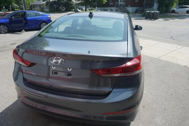 Hyundai Elantra Sdn Auto GL Fully Loaded Cam Mags 2017