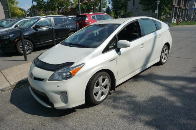 Toyota Prius HB Hybrid Fully loaded Heated Seats Leather 2015