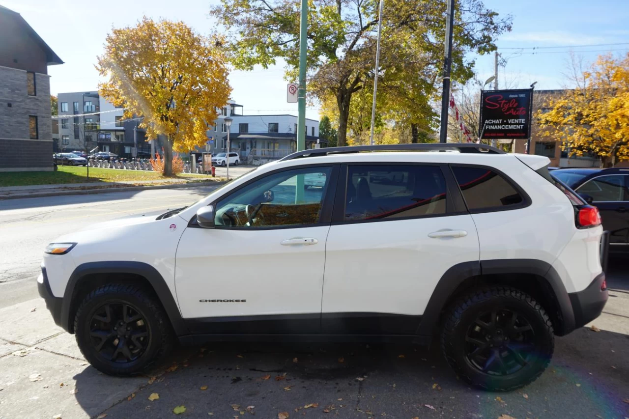 2016 Jeep Cherokee 4WD Trailhawk FULLY LOADED LEATHER CAMERA Main Image