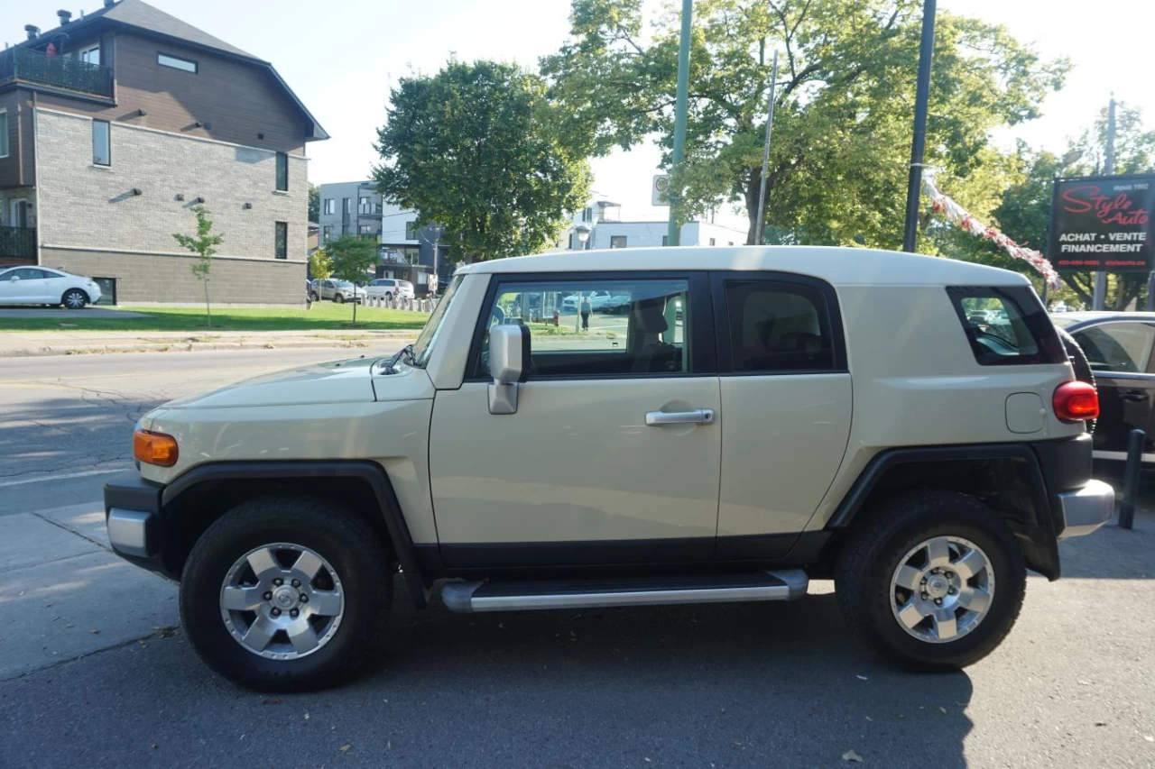 2010 Toyota FJ Cruiser 4WD 4.0 LitresTout ÉquipÉ Image principale