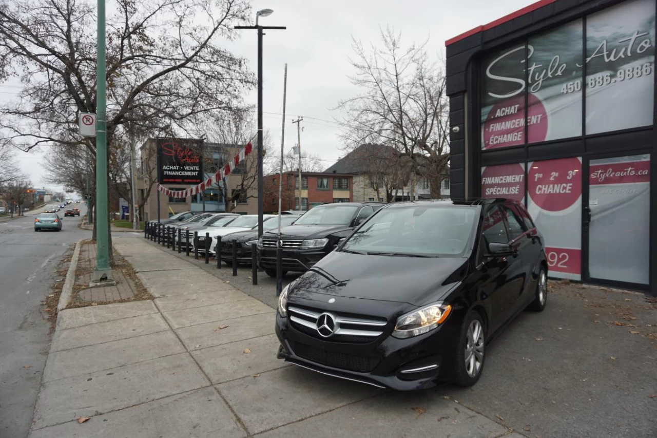 2017 Mercedes-Benz B-Class B 250 Sports HB 4MATIC leather Roof Main Image