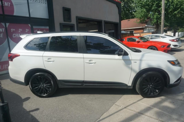 Mitsubishi Outlander SEL S-AWC Fully Loaded 7 passengers Sun Roof Cam 2020