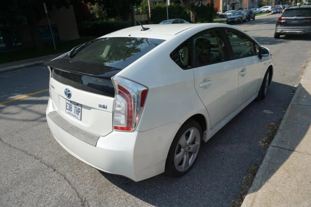 Toyota Prius HB Hybrid Fully loaded Heated Seats Leather 2015