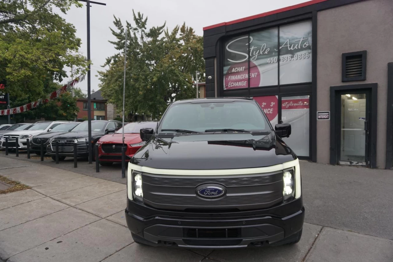 2023 Ford F-150 Lightning Pro 4WD SuperCrew 5.5' Box Fully Loaded Image principale