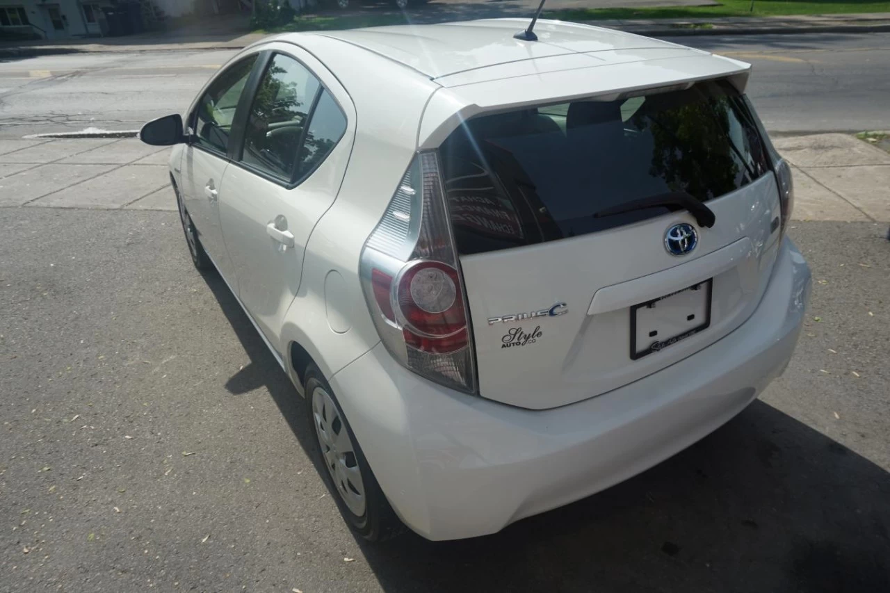 2013 Toyota Prius C
                                                    Hybrid HB Fully loaded Image principale