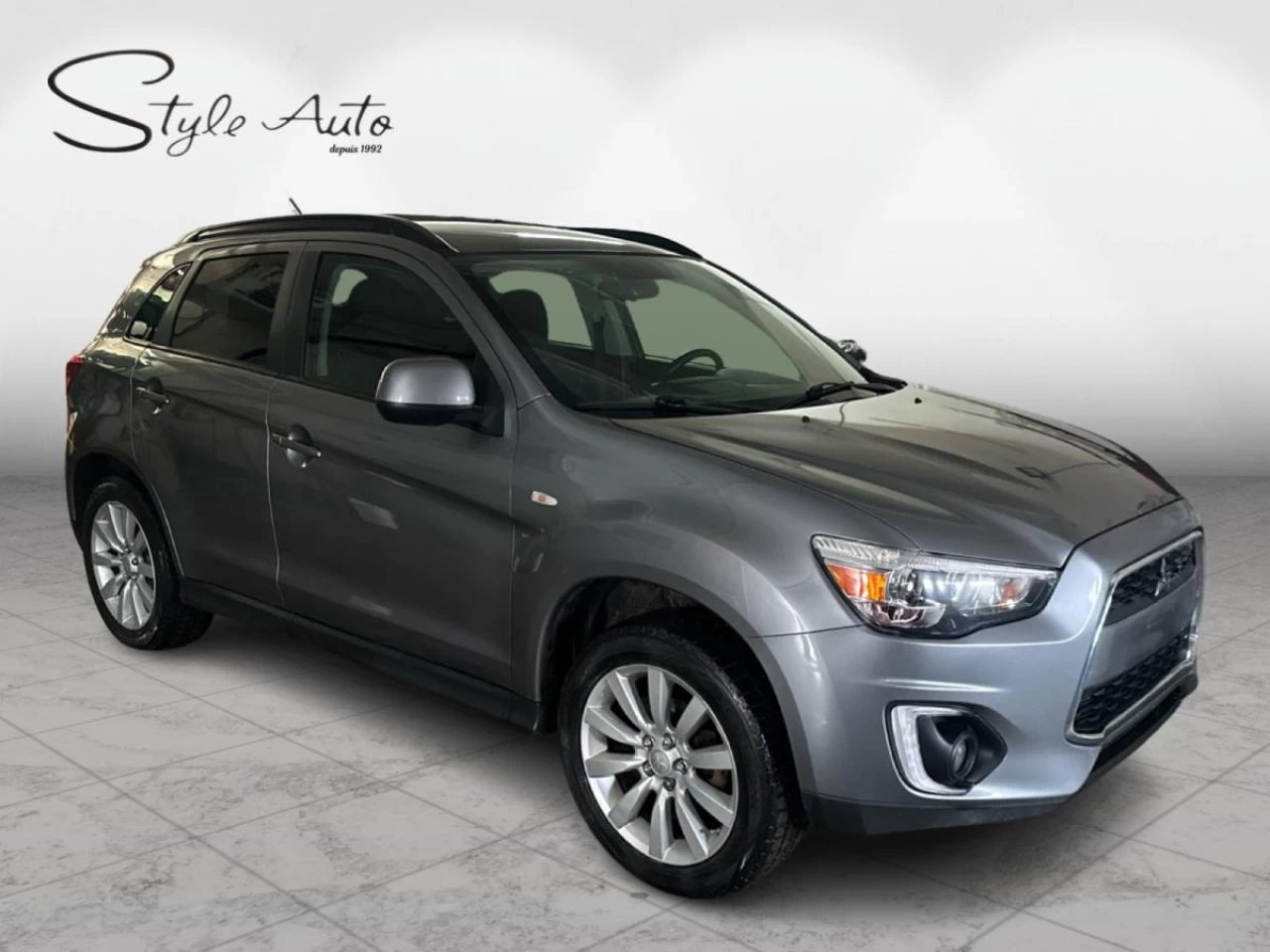 2015 Mitsubishi RVR SE Main Image