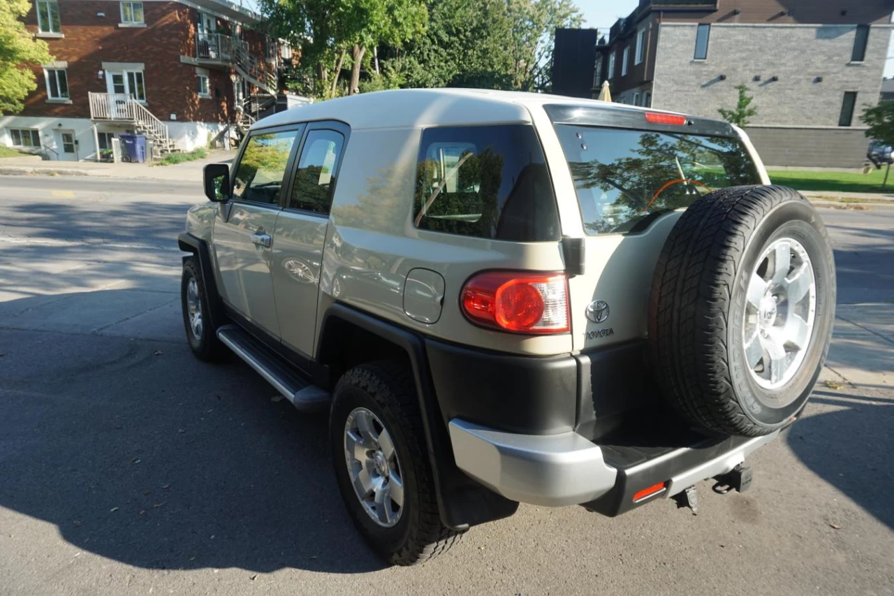 2010 Toyota FJ Cruiser 4WD 4.0 LitresTout ÉquipÉ Main Image