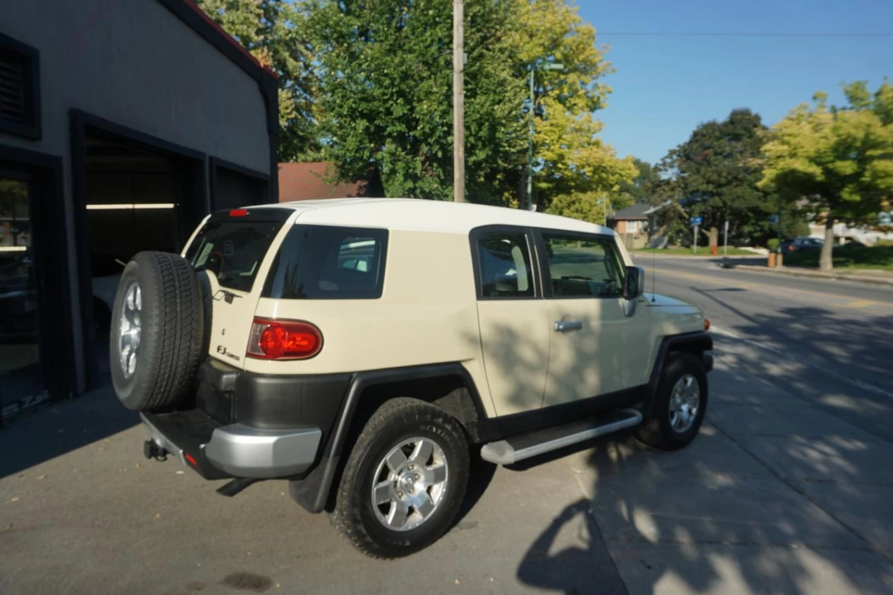 2010 Toyota FJ Cruiser 4WD 4.0 LitresTout ÉquipÉ Main Image