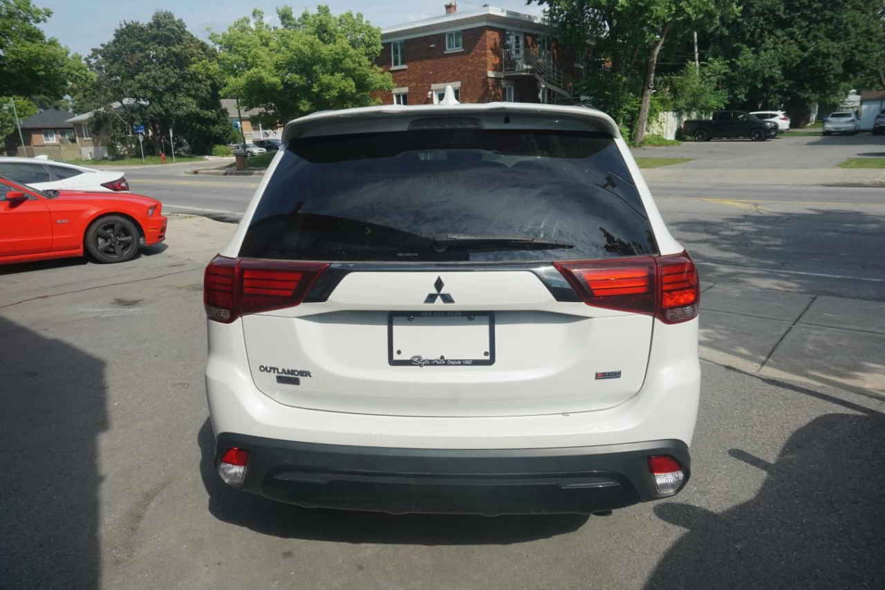 2020 Mitsubishi Outlander SEL S-AWC Fully Loaded 7 passengers Sun Roof Cam Image principale