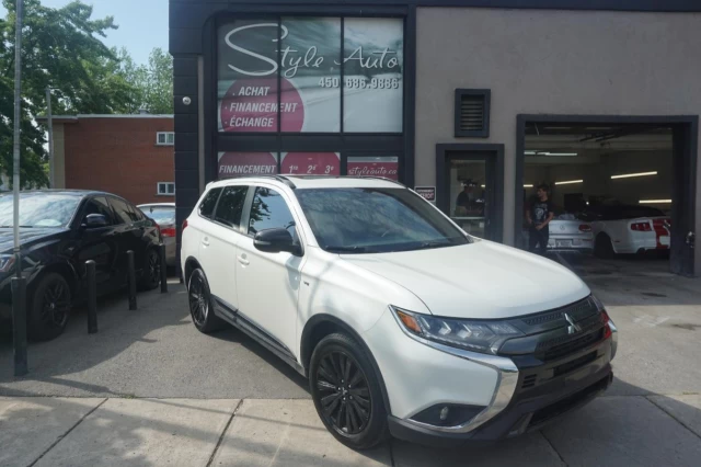 Mitsubishi Outlander SEL S-AWC Fully Loaded 7 passengers Sun Roof Cam 2020