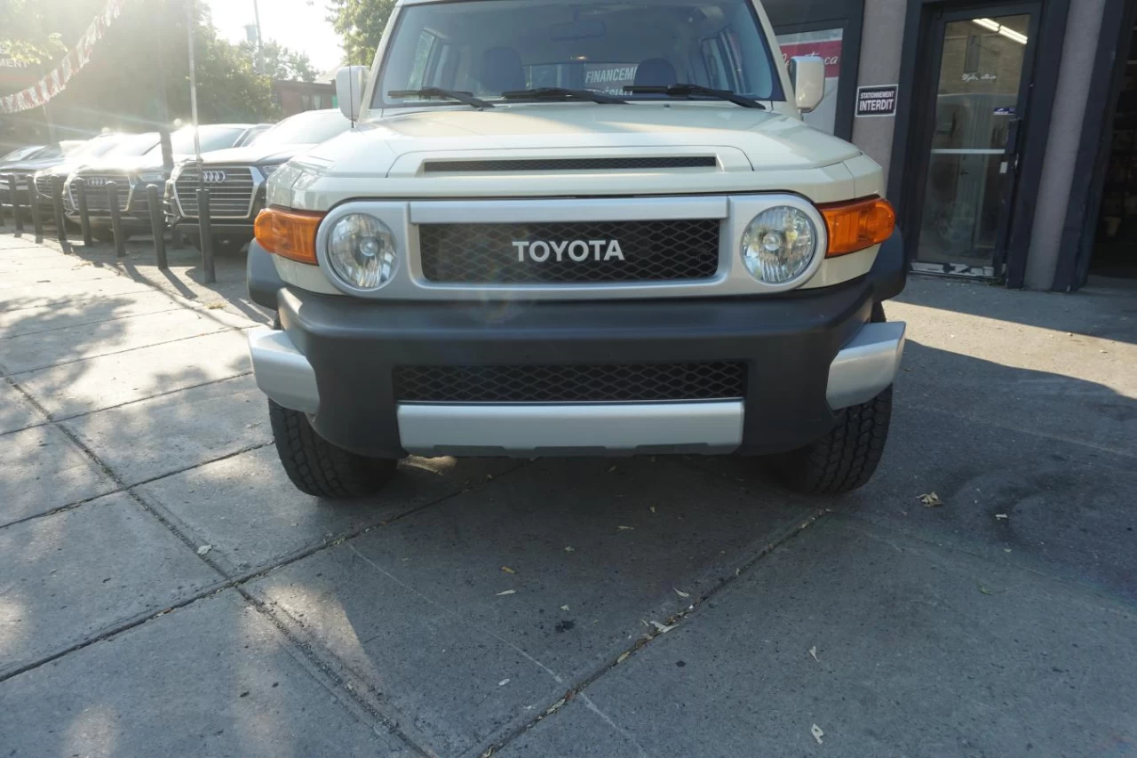 2010 Toyota FJ Cruiser 4WD 4.0 LitresTout ÉquipÉ Image principale