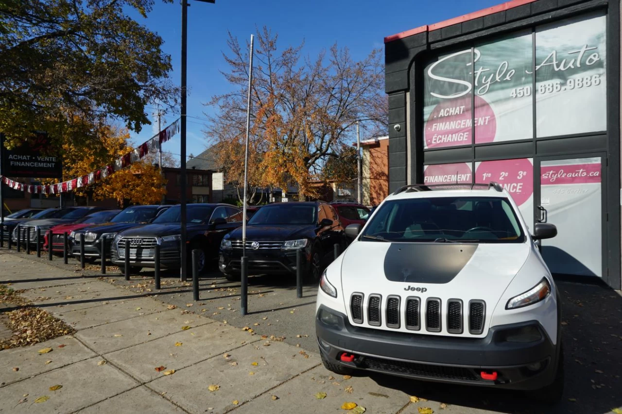 2016 Jeep Cherokee 4WD Trailhawk FULLY LOADED LEATHER CAMERA Image principale