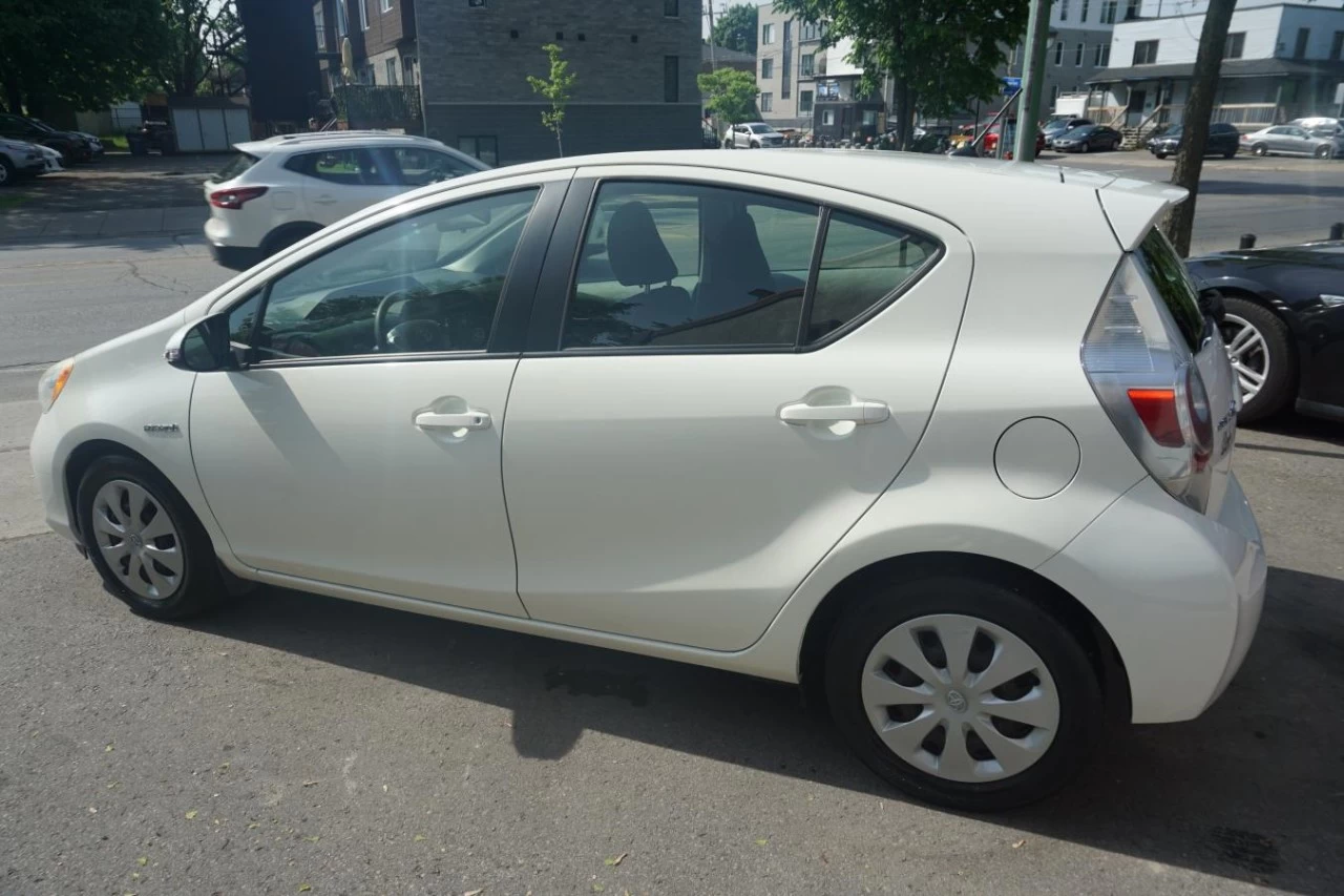 2013 Toyota Prius C
                                                    Hybrid HB Fully loaded Image principale