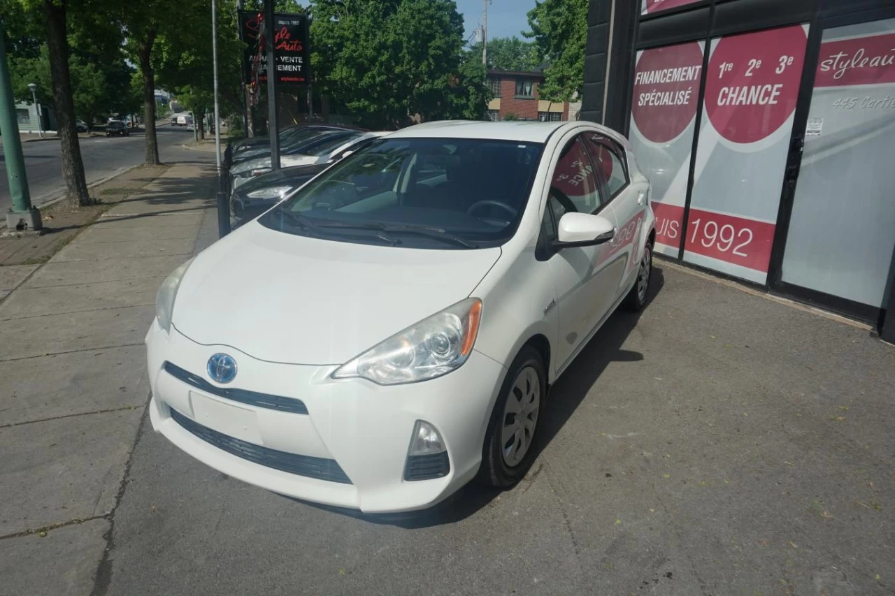 2013 Toyota Prius C
                                                    Hybrid HB Fully loaded Image principale