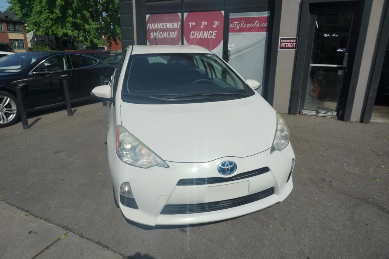 2013 Toyota Prius C
                                                    Hybrid HB Fully loaded Image principale