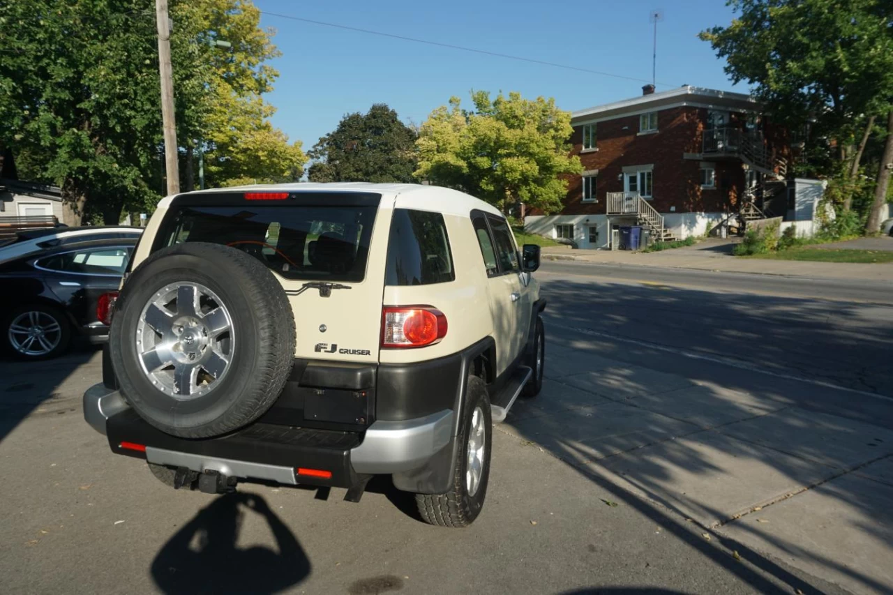 2010 Toyota FJ Cruiser 4WD 4.0 LitresTout ÉquipÉ Image principale