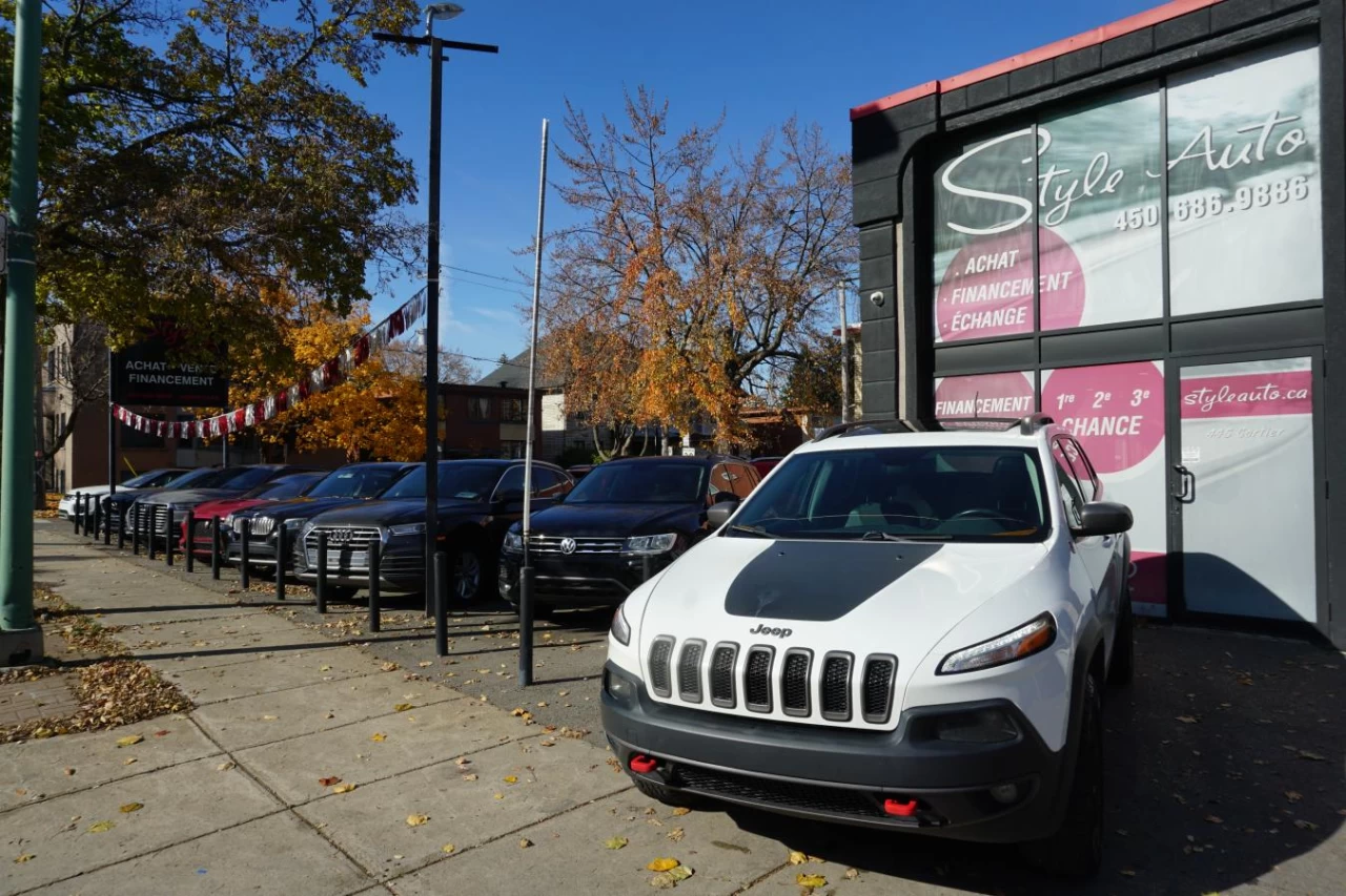 2016 Jeep Cherokee 4WD Trailhawk FULLY LOADED LEATHER CAMERA Image principale