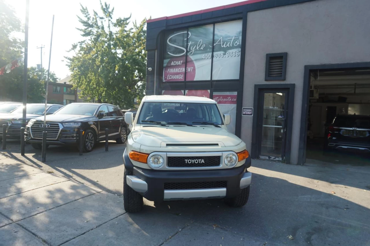 2010 Toyota FJ Cruiser 4WD 4.0 LitresTout ÉquipÉ Image principale