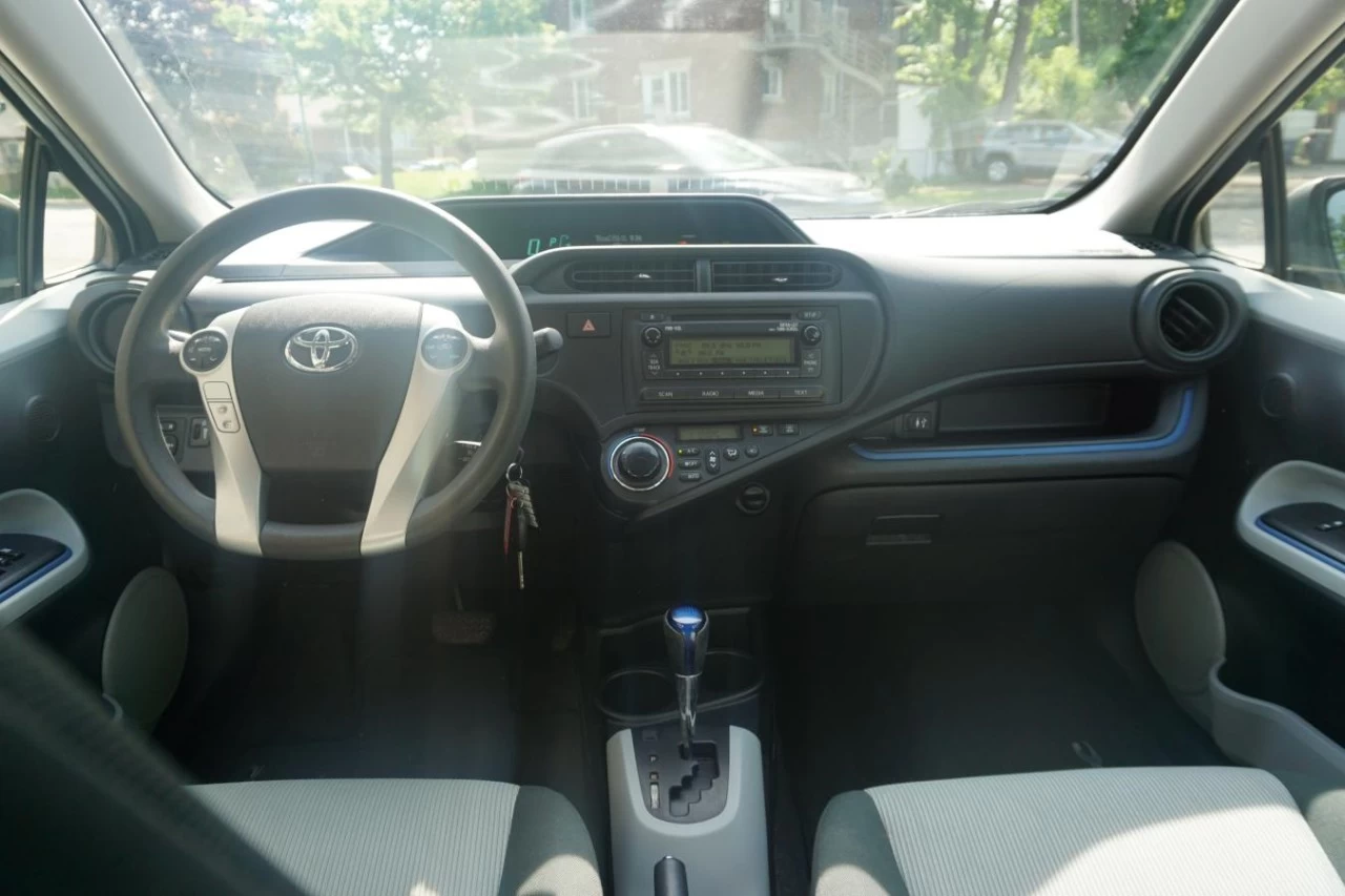 2013 Toyota Prius C
                                                    Hybrid HB Fully loaded Image principale