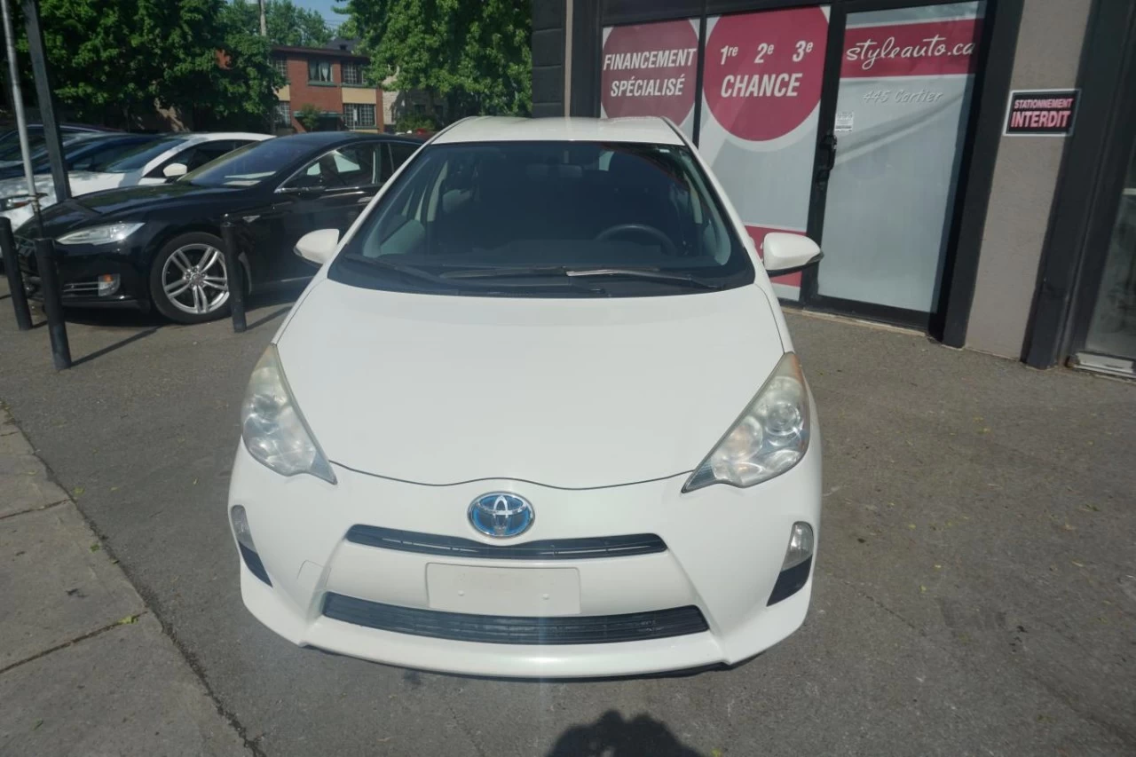 2013 Toyota Prius C
                                                    Hybrid HB Fully loaded Image principale