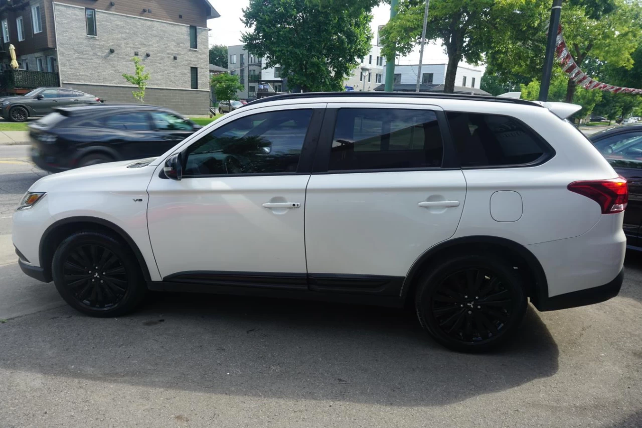 2020 Mitsubishi Outlander SEL S-AWC Fully Loaded 7 passengers Sun Roof Cam Image principale