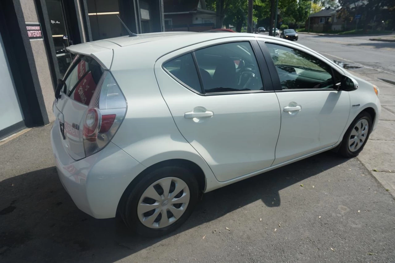 2013 Toyota Prius C
                                                    Hybrid HB Fully loaded Image principale