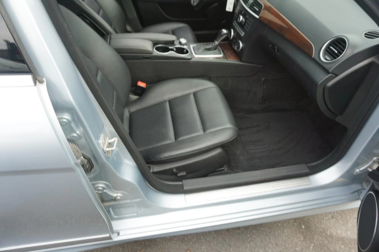 2013 Mercedes-Benz C300 C 300 4MATIC Leather Roof Image principale