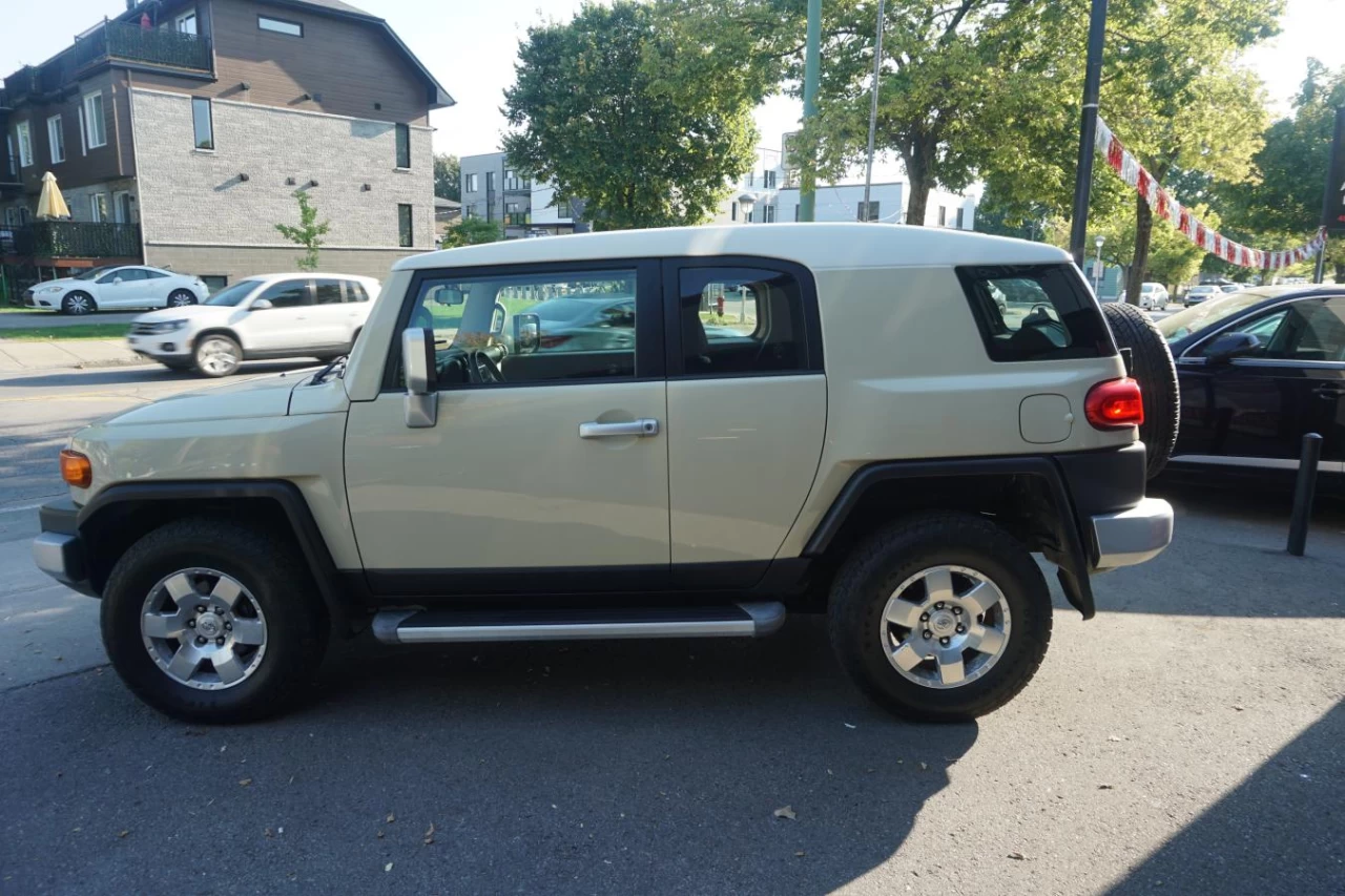 2010 Toyota FJ Cruiser 4WD 4.0 LitresTout ÉquipÉ Main Image