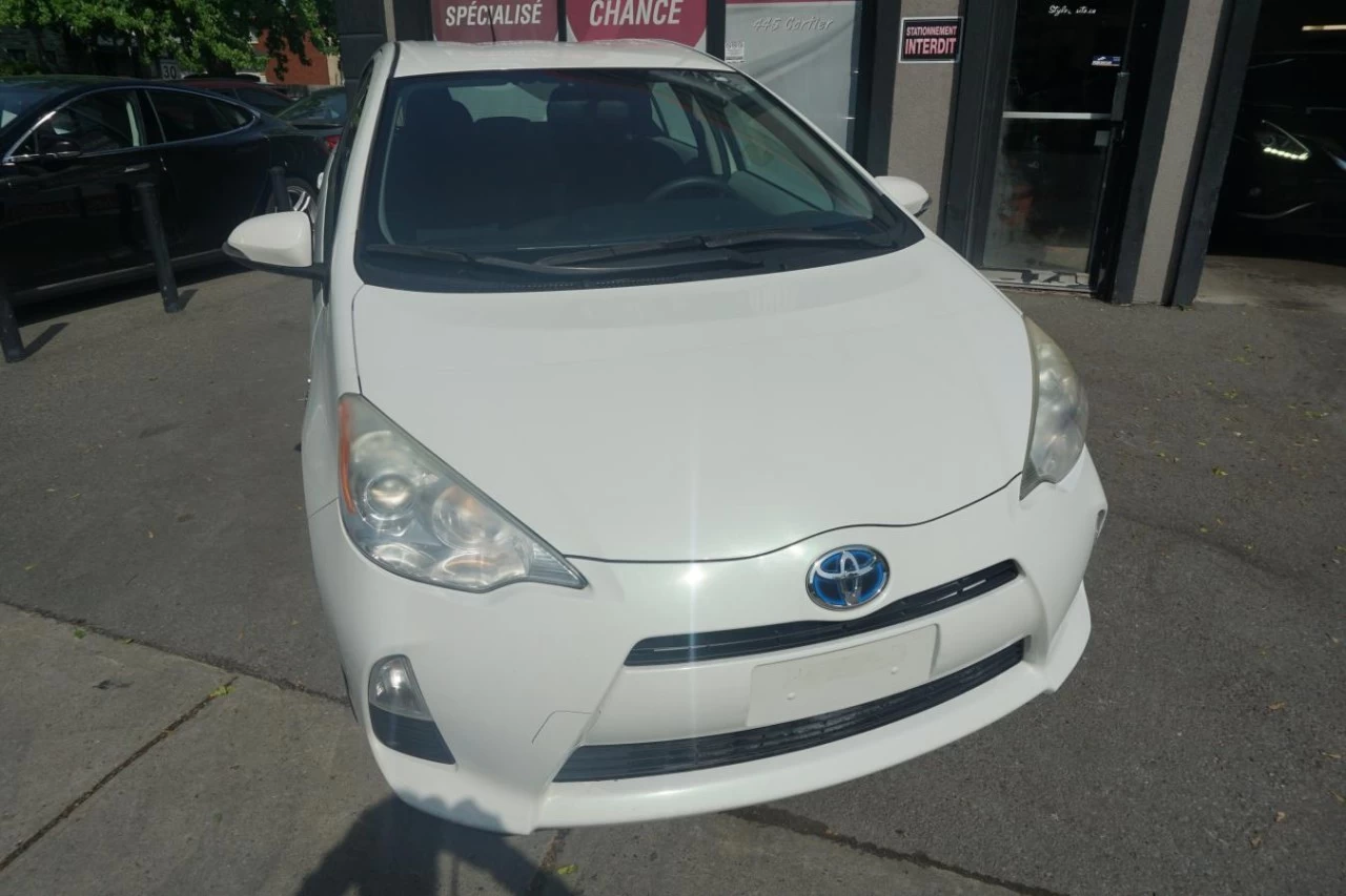 2013 Toyota Prius C
                                                    Hybrid HB Fully loaded Image principale