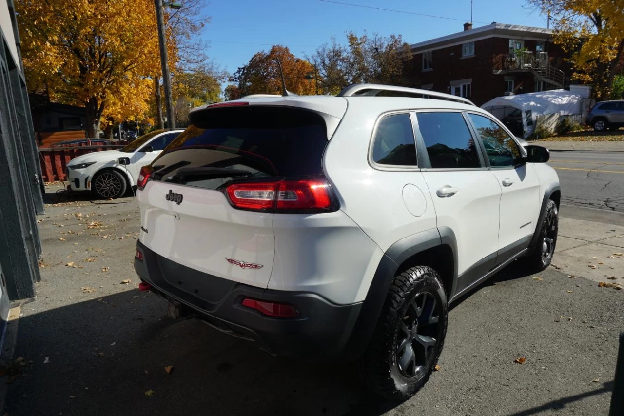 2016 Jeep Cherokee 4WD Trailhawk FULLY LOADED LEATHER CAMERA Main Image