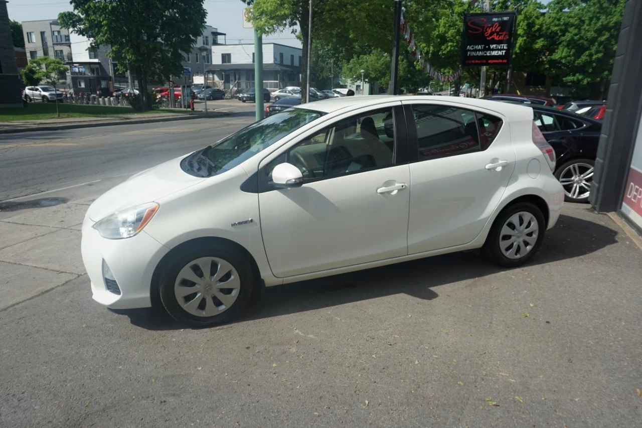 2013 Toyota Prius C
                                                    Hybrid HB Fully loaded Image principale