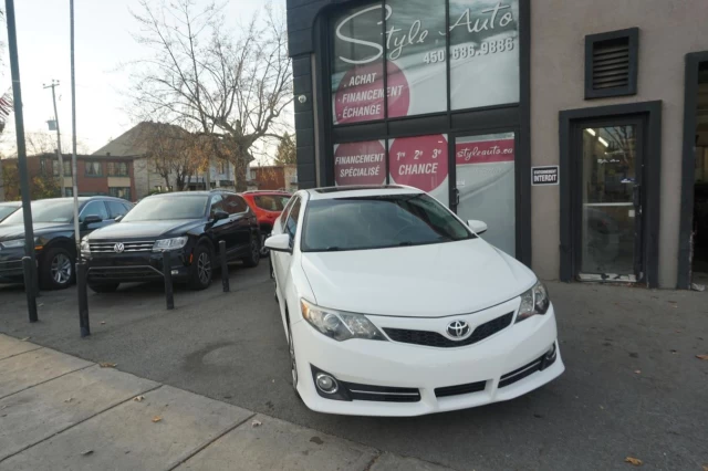 Toyota Camry V6 Auto SE Leather Roof Cam Nav 2012