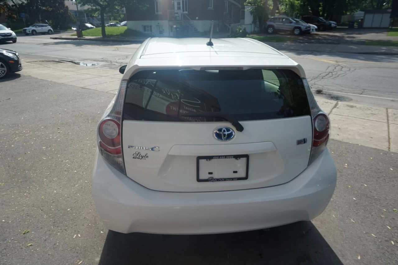 2013 Toyota Prius C
                                                    Hybrid HB Fully loaded Image principale