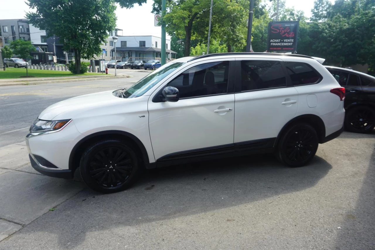 2020 Mitsubishi Outlander SEL S-AWC Fully Loaded 7 passengers Sun Roof Cam Main Image