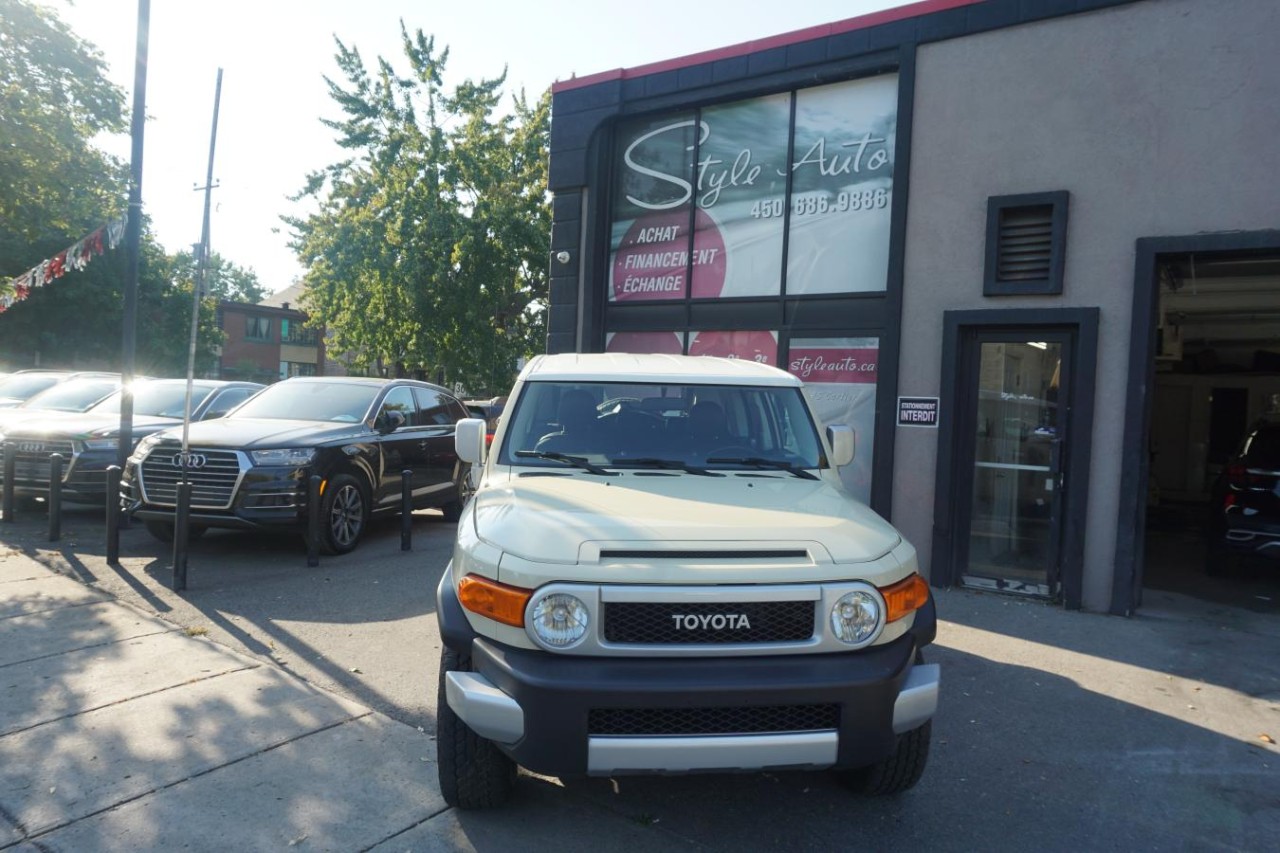 2010 Toyota FJ Cruiser 4WD 4.0 LitresTout ÉquipÉ Image principale