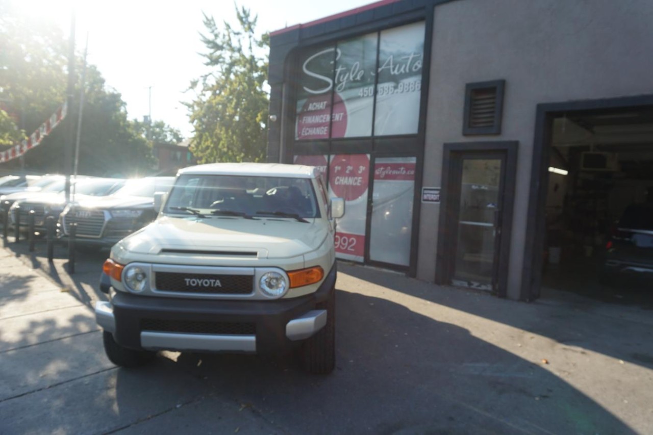 2010 Toyota FJ Cruiser 4WD 4.0 LitresTout ÉquipÉ Main Image