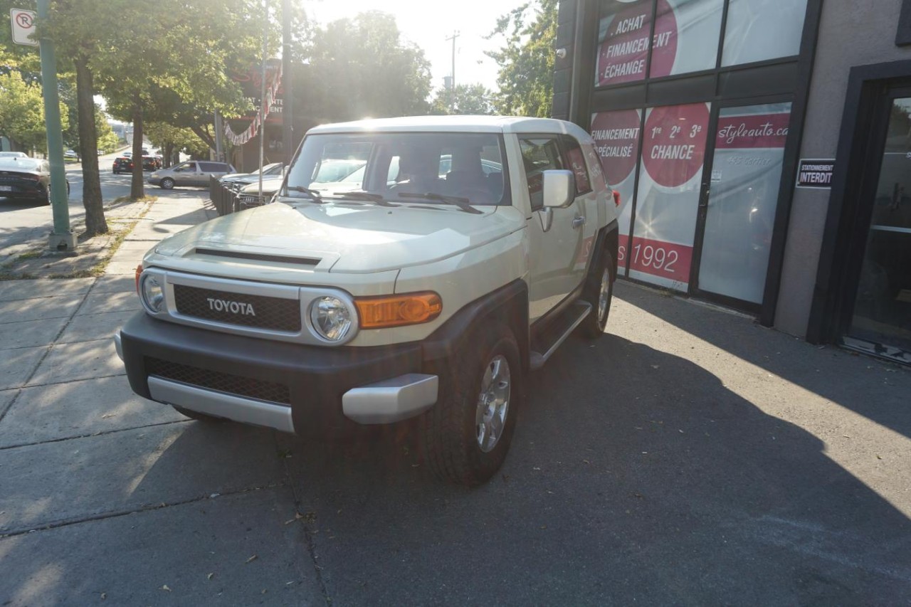 2010 Toyota FJ Cruiser 4WD 4.0 LitresTout ÉquipÉ Image principale