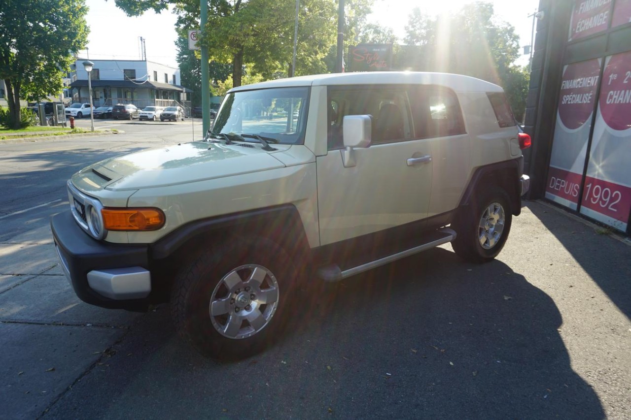 2010 Toyota FJ Cruiser 4WD 4.0 LitresTout ÉquipÉ Main Image