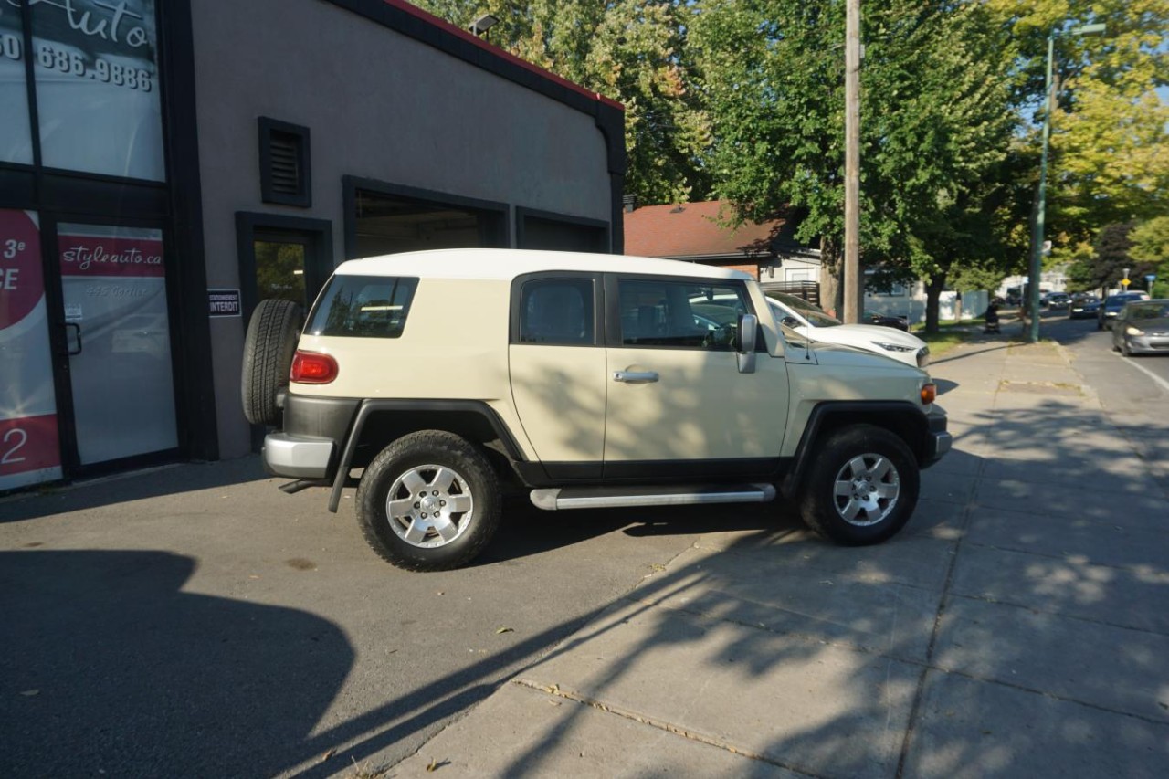 2010 Toyota FJ Cruiser 4WD 4.0 LitresTout ÉquipÉ Main Image