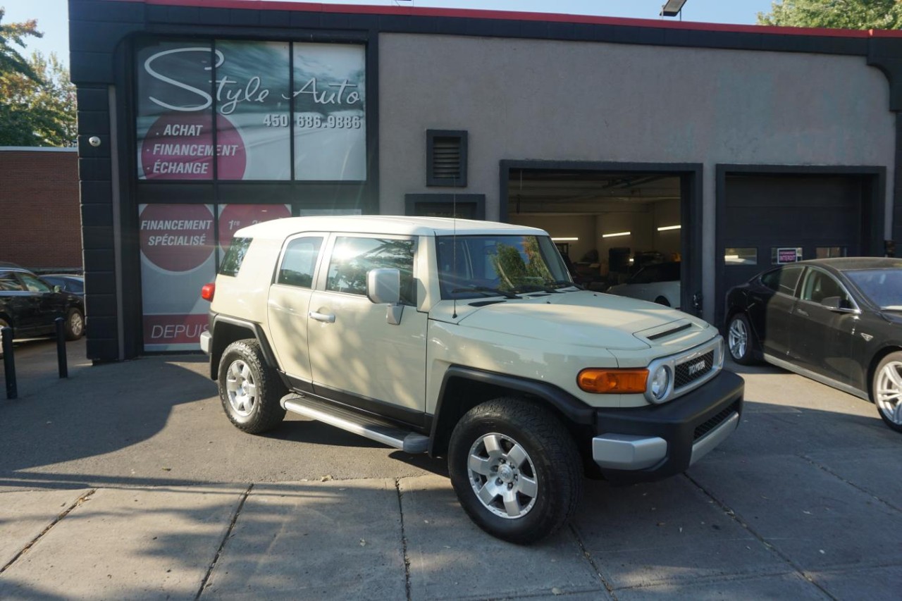 2010 Toyota FJ Cruiser 4WD 4.0 LitresTout ÉquipÉ Image principale