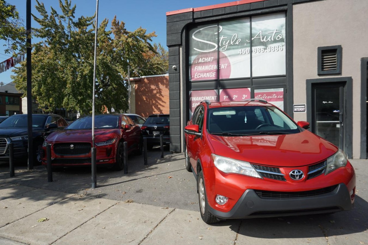 2015 Toyota RAV4 FWD LE TOUT ÉQUIPÉ Image principale