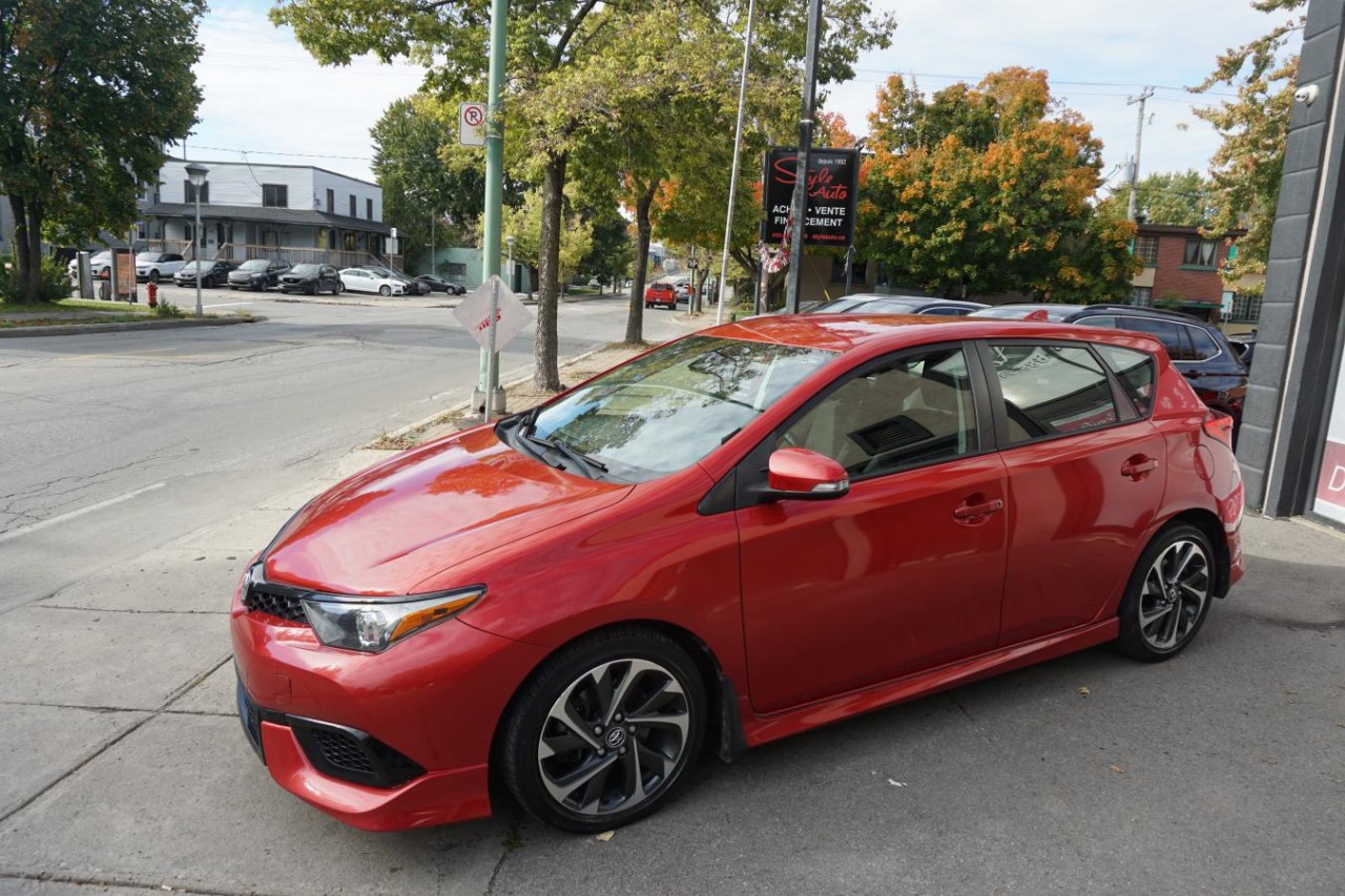 2017 Toyota Corolla iM HB CVT Aut Camera Fully Loaded Main Image