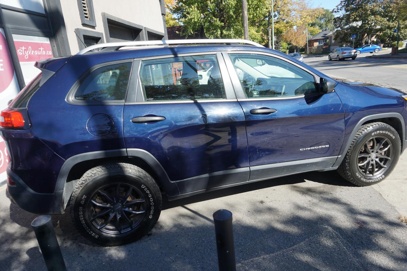 2015 Jeep Cherokee 4WD SPORT FULLY LOADED CAMERA Image principale