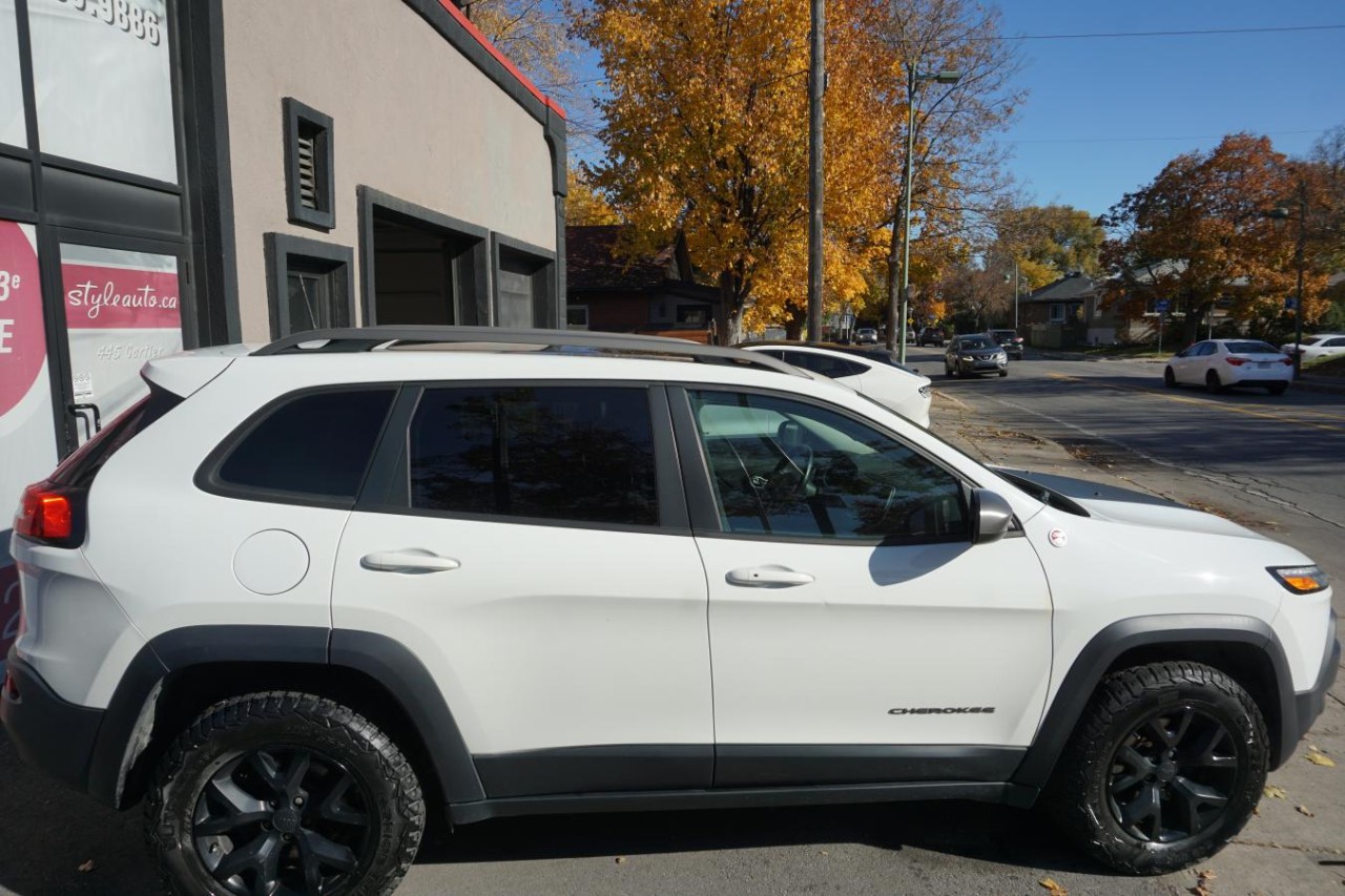 2016 Jeep Cherokee 4WD Trailhawk FULLY LOADED LEATHER CAMERA Main Image