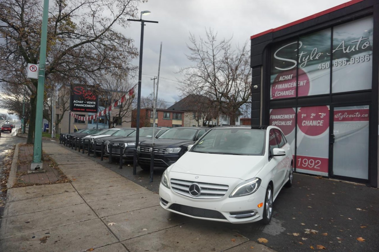 2013 Mercedes-Benz B-Class B 250 Sports Tourer HatchbackLeather Roof Nav Cam Image principale